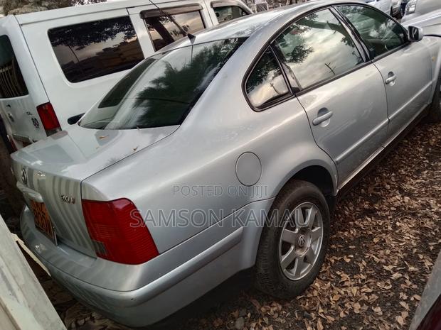 Volkswagen Passat 2000 Silver
