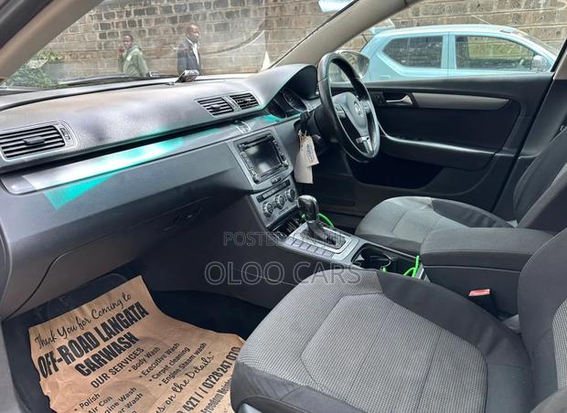 Volkswagen Passat 2013 Silver