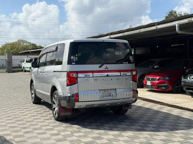 Mitsubishi Delica 2019 Silver