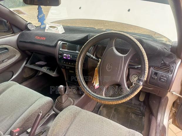 Toyota Corolla 1998 Gold