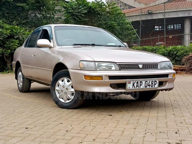 Toyota Corolla 1998 Gold