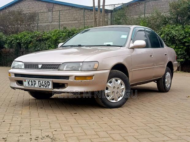 Toyota Corolla 1998 Gold