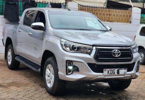 Toyota Hilux 2020 Silver