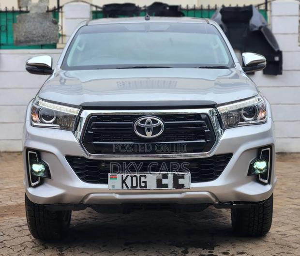 Toyota Hilux 2020 Silver