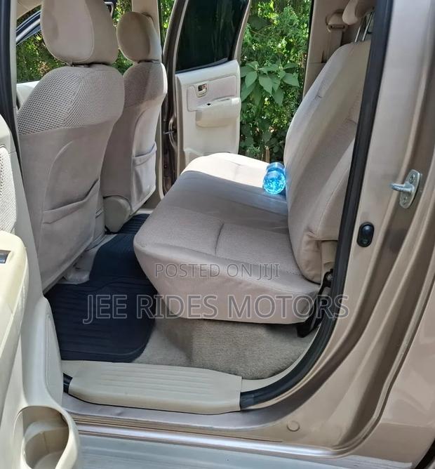 Toyota Hilux 2.5 Cab 2005 Gray