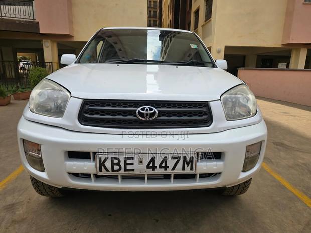 Toyota RAV4 2001 White