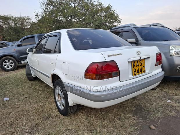 Toyota Corolla 1998 Off white
