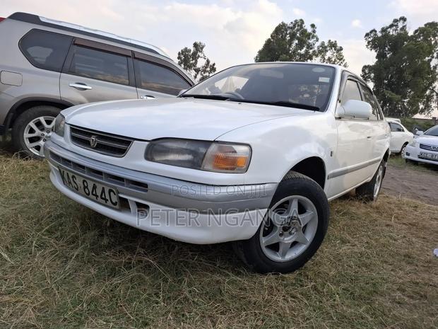 Toyota Corolla 1998 Off white