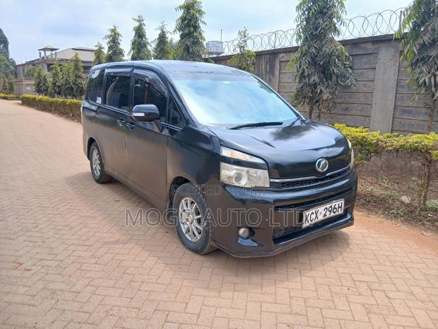 Toyota Voxy 2012 Black