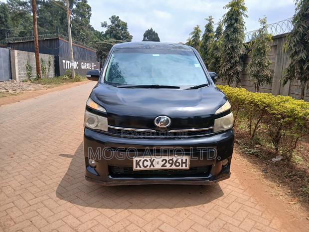 Toyota Voxy 2012 Black