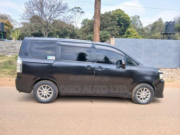 Toyota Voxy 2012 Black