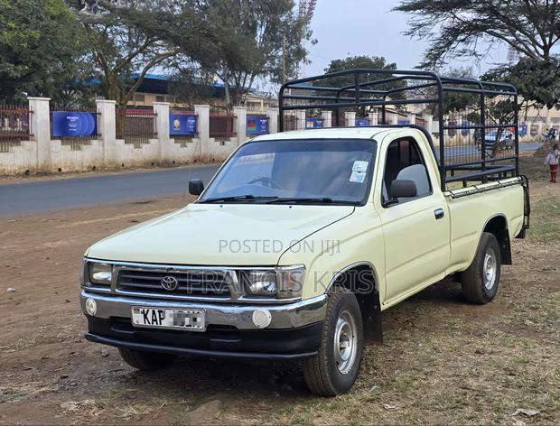 Toyota Hilux 2007 Gold