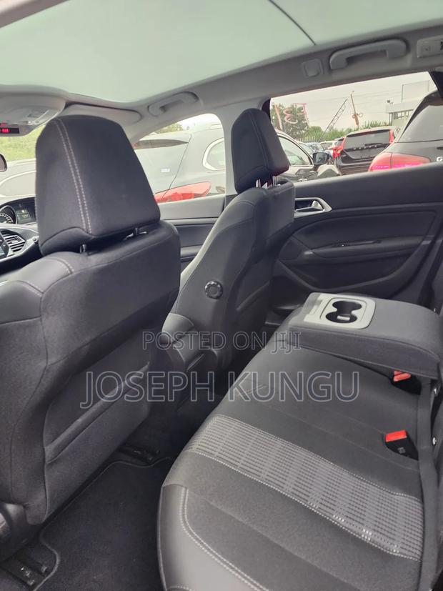 Peugeot 308 2019 Red