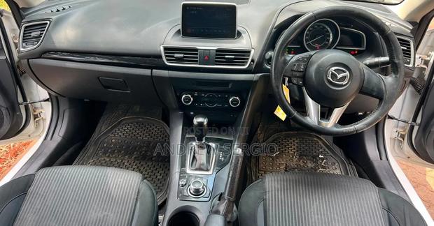 Mazda Axela SV Premium 2014 White