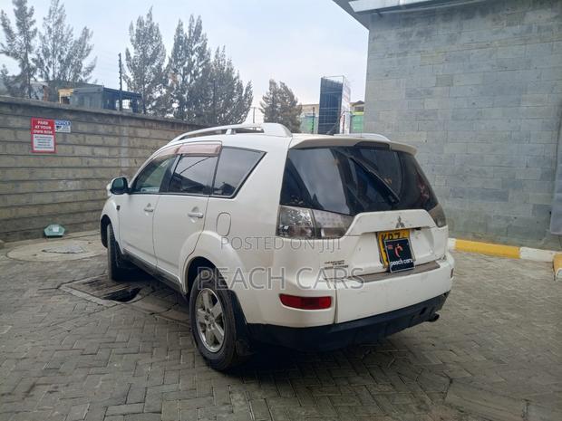 Mitsubishi Outlander 2007 White