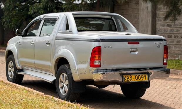 Toyota Hilux 2007 Silver