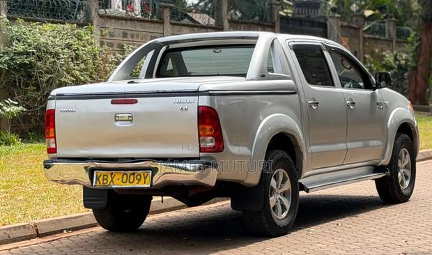 Toyota Hilux 2007 Silver