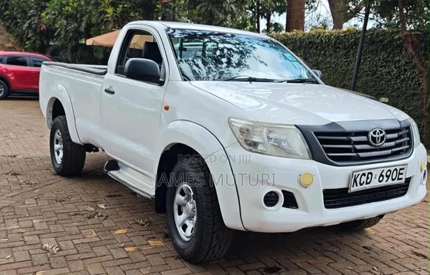 Toyota Hilux 2015 White