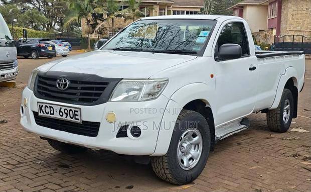 Toyota Hilux 2015 White