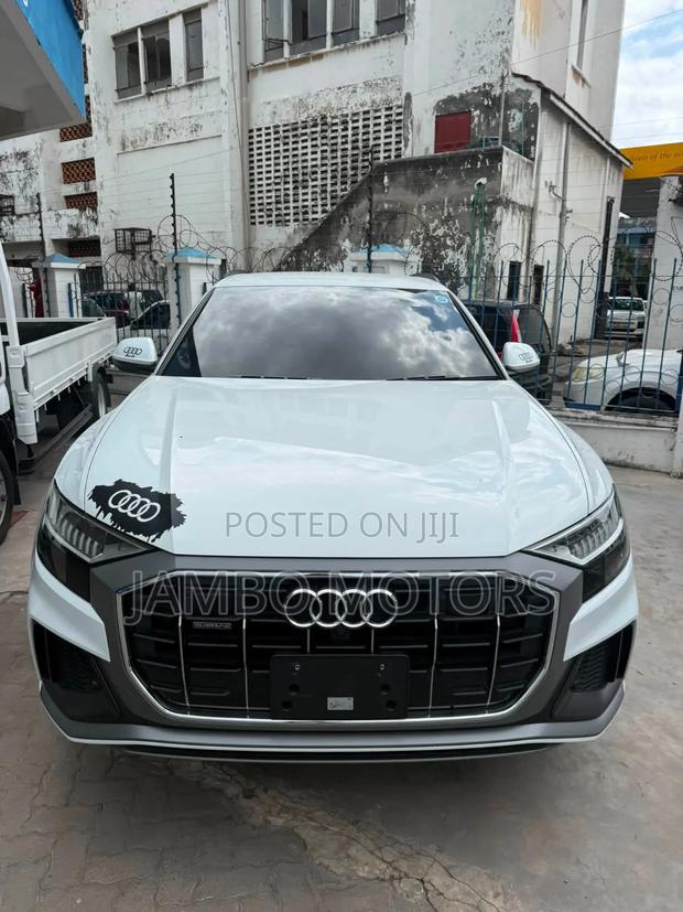 Audi Q8 2021 White