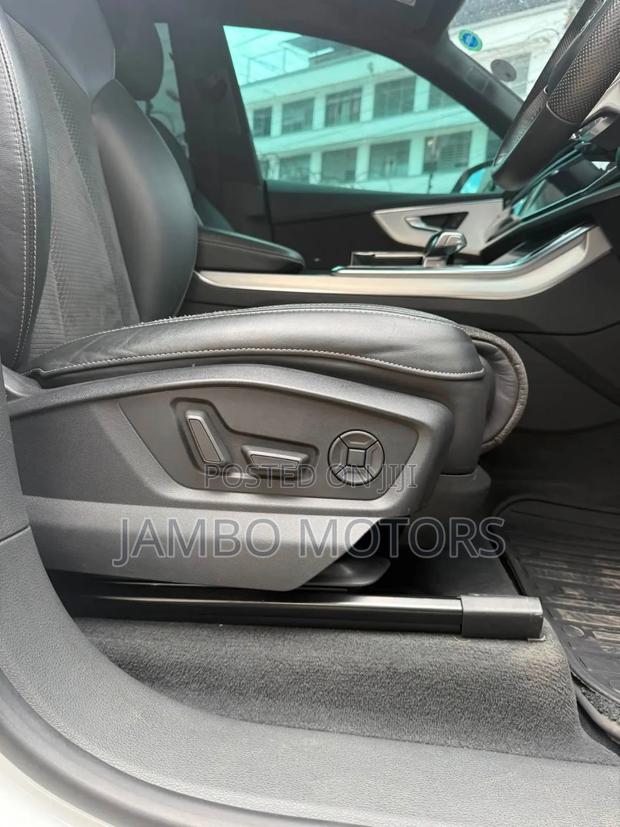 Audi Q8 2021 White