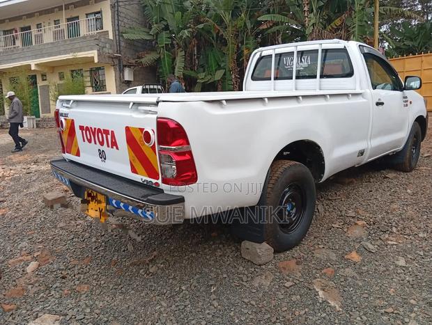 Toyota Hilux 2013 White