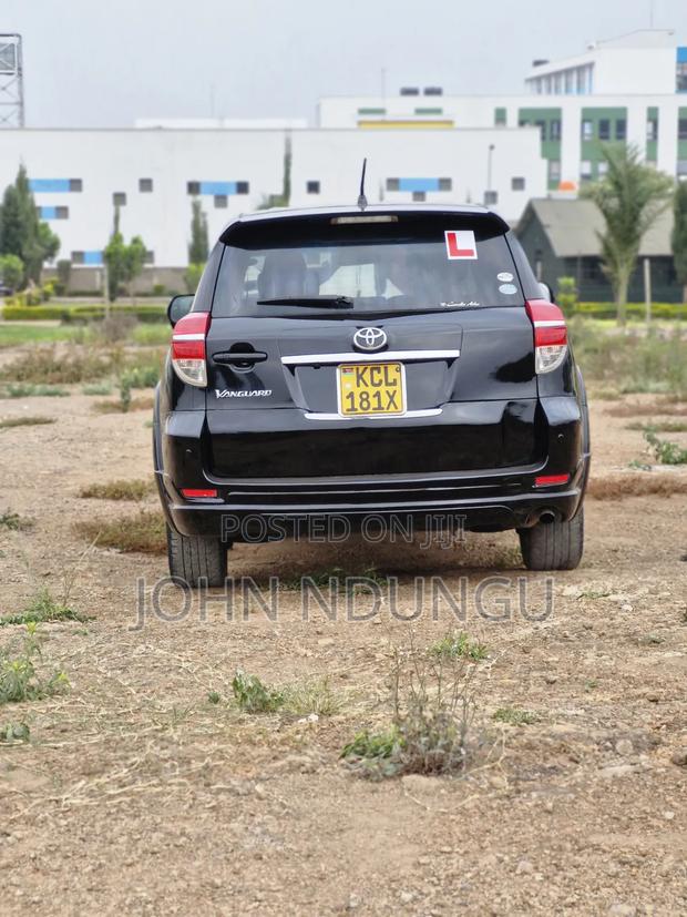Toyota Vanguard 2010 Black