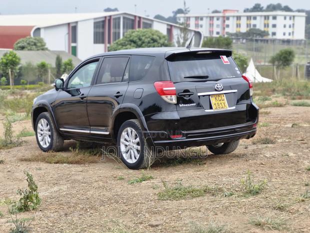 Toyota Vanguard 2010 Black