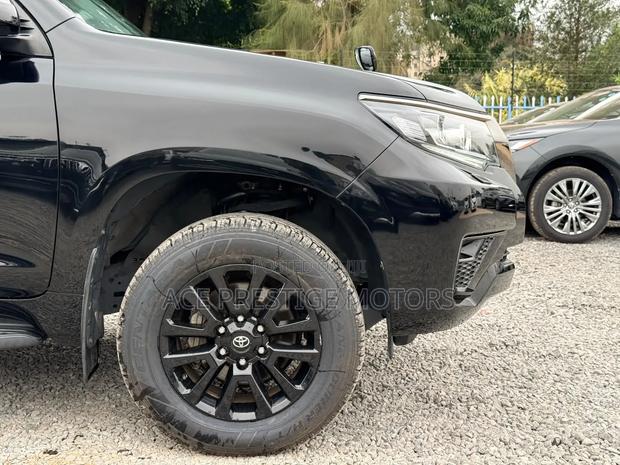 Toyota Land Cruiser Prado 2021 Black
