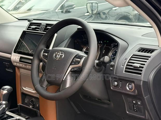 Toyota Land Cruiser Prado 2021 Black