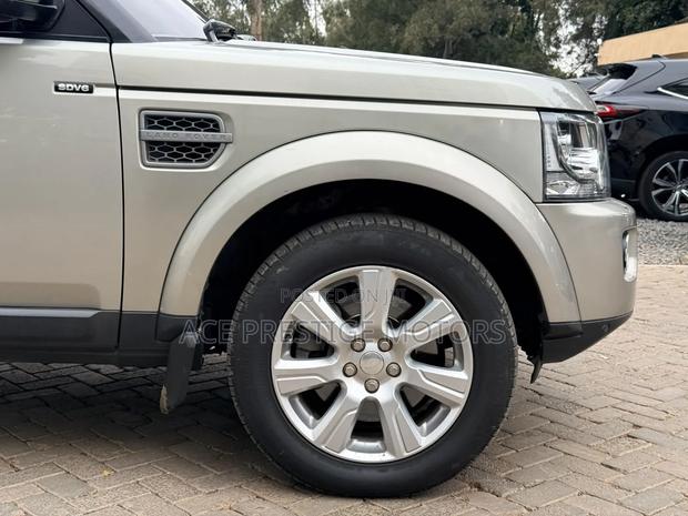 Land Rover Discovery 2015 Silver