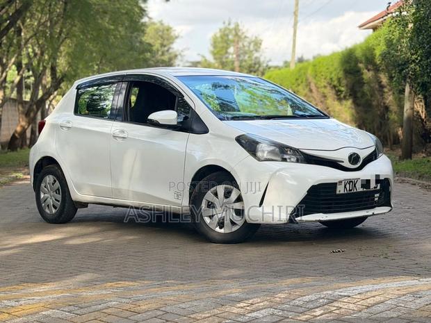 Toyota Vitz 2015 White