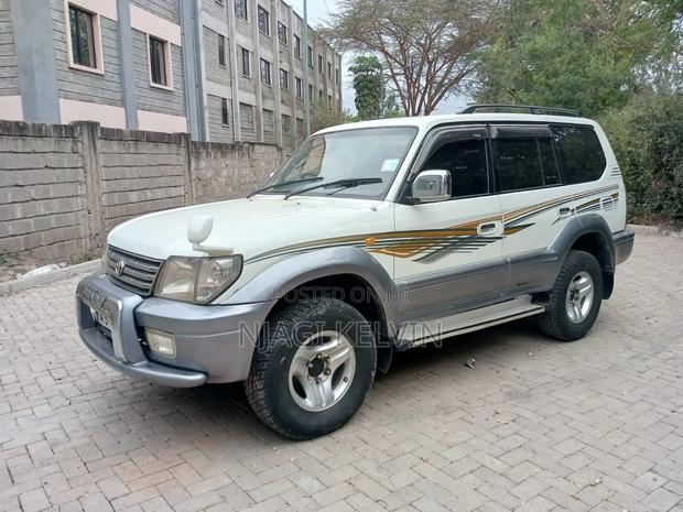 Toyota Land Cruiser Prado 2001 Off white