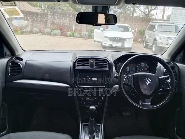Suzuki Vitara 2021 Blue