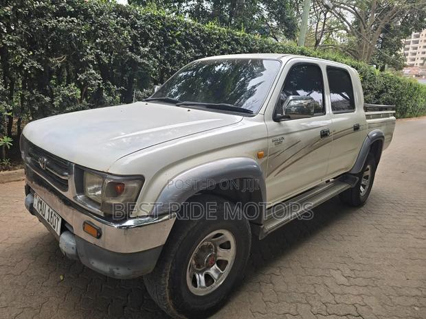 Toyota Hilux 1998 Silver