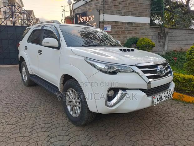 Toyota Fortuner 2015 White