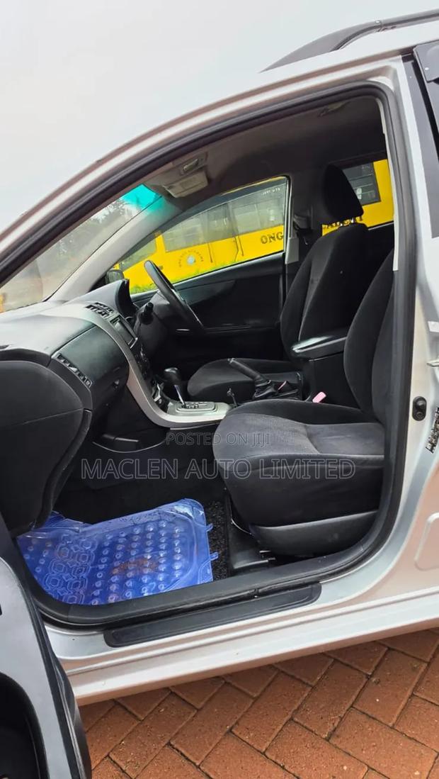 Toyota Corolla Fielder 2010 Silver