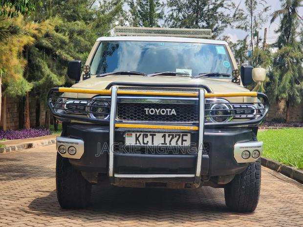 Toyota FJ Cruiser 2012 Green