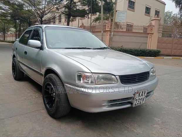 Toyota Corolla 1999 Silver