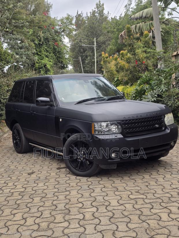 Car 2010 Black
