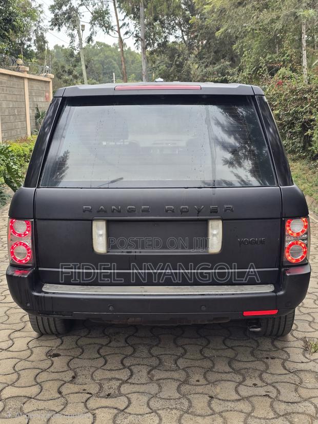 Car 2010 Black