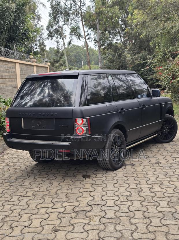 Car 2010 Black