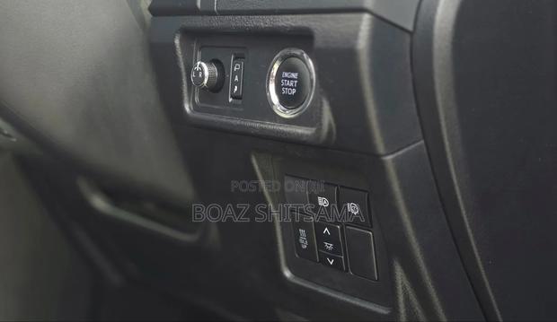 Toyota Axio 2019 Silver