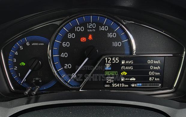 Toyota Axio 2019 Silver