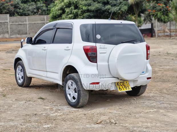 Toyota Rush 2008 White