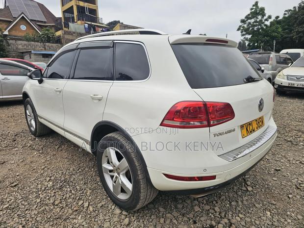 Volkswagen Touareg 2012 White