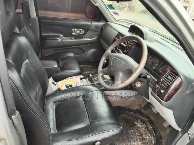 Mitsubishi Shogun 2000 Silver