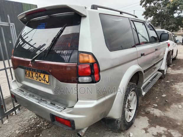 Mitsubishi Shogun 2000 Silver