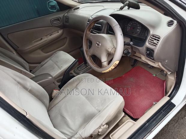 Nissan Sunny 2006 White