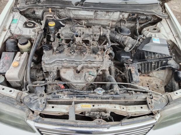 Nissan Sunny 2006 White